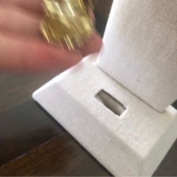 Vintage Clip On Earrings - Picture 3 of 4